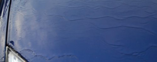 高い親水性により、水の膜が切れずに広がる